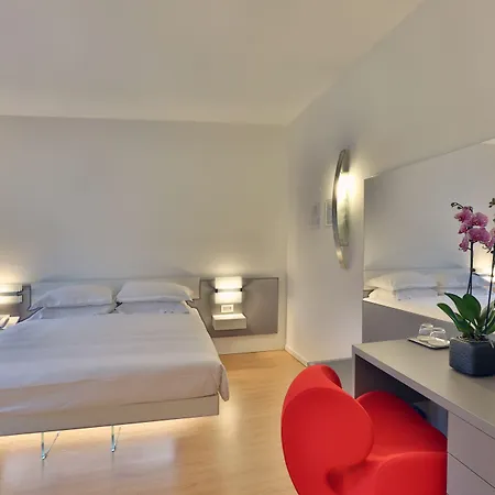 Hotel Urban Design 4*