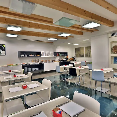 Urban Design Hotell 4*