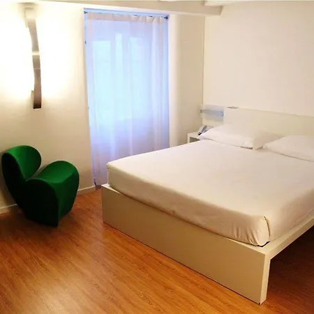 Hotel Urban Design 4*