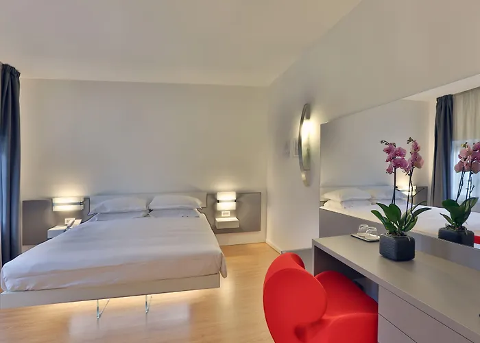 Otel Urban Design 4*