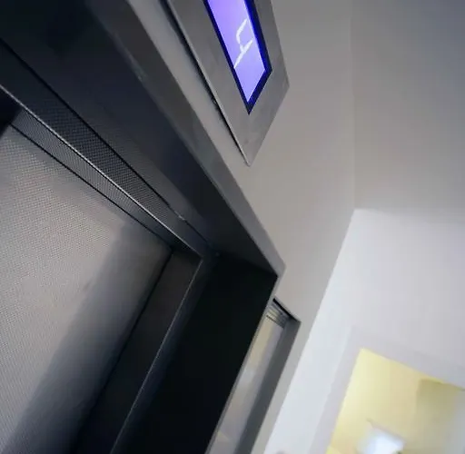 Otel Urban Design 4*